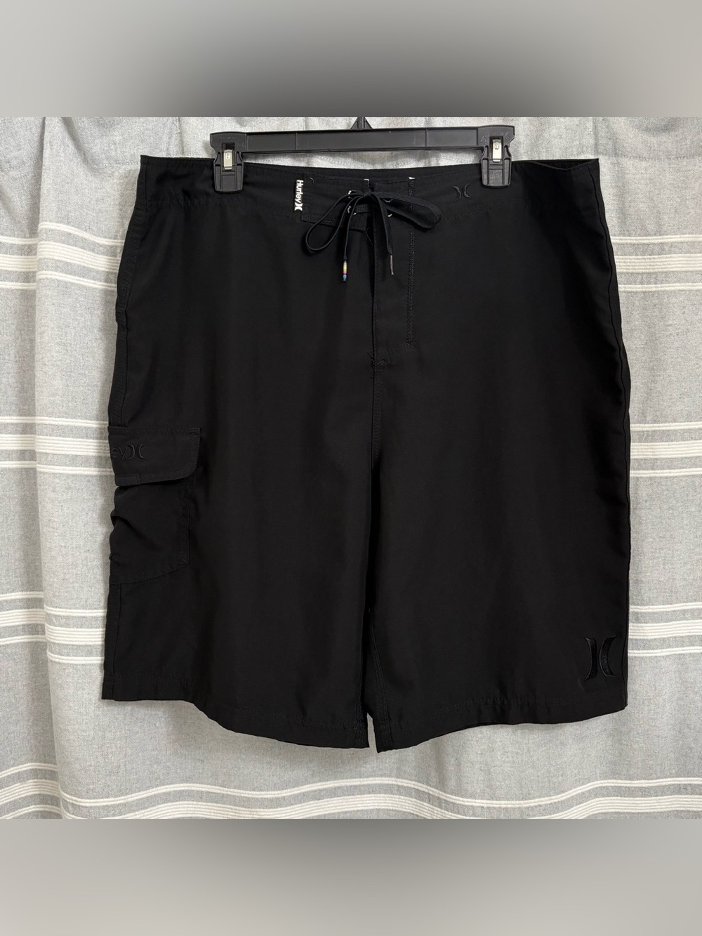 Hurley Black Men's Cargo Board Shorts Size 36